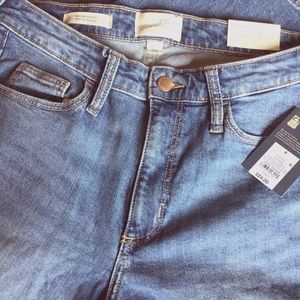 NWT Universal Thread High Rise Straight Vintage Stretch Jeans 4/27
